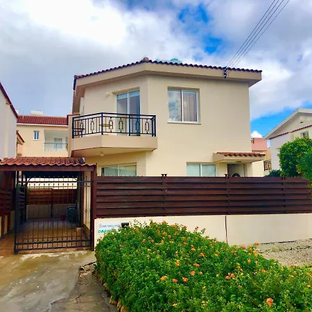Willa Universal Daphne 3 Bedroom In Kato Pafos