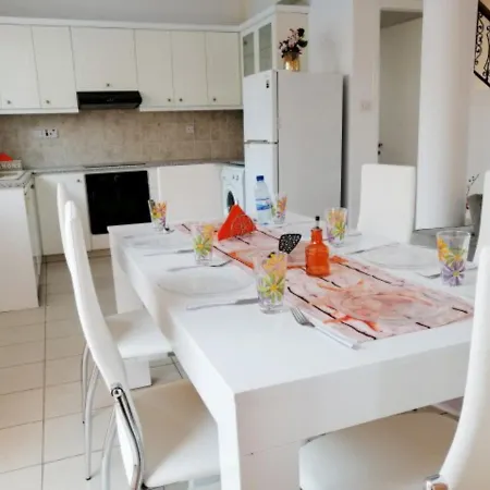 Universal Daphne 3 Bedroom In Kato Willa *