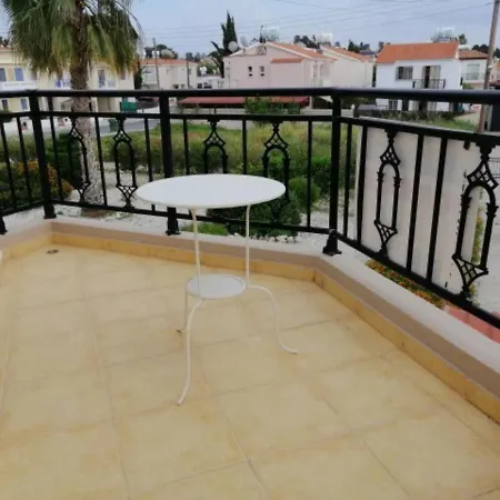 Willa Universal Daphne 3 Bedroom In Kato Pafos