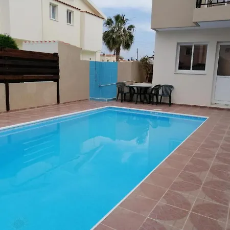 Willa Universal Daphne 3 Bedroom In Kato Pafos